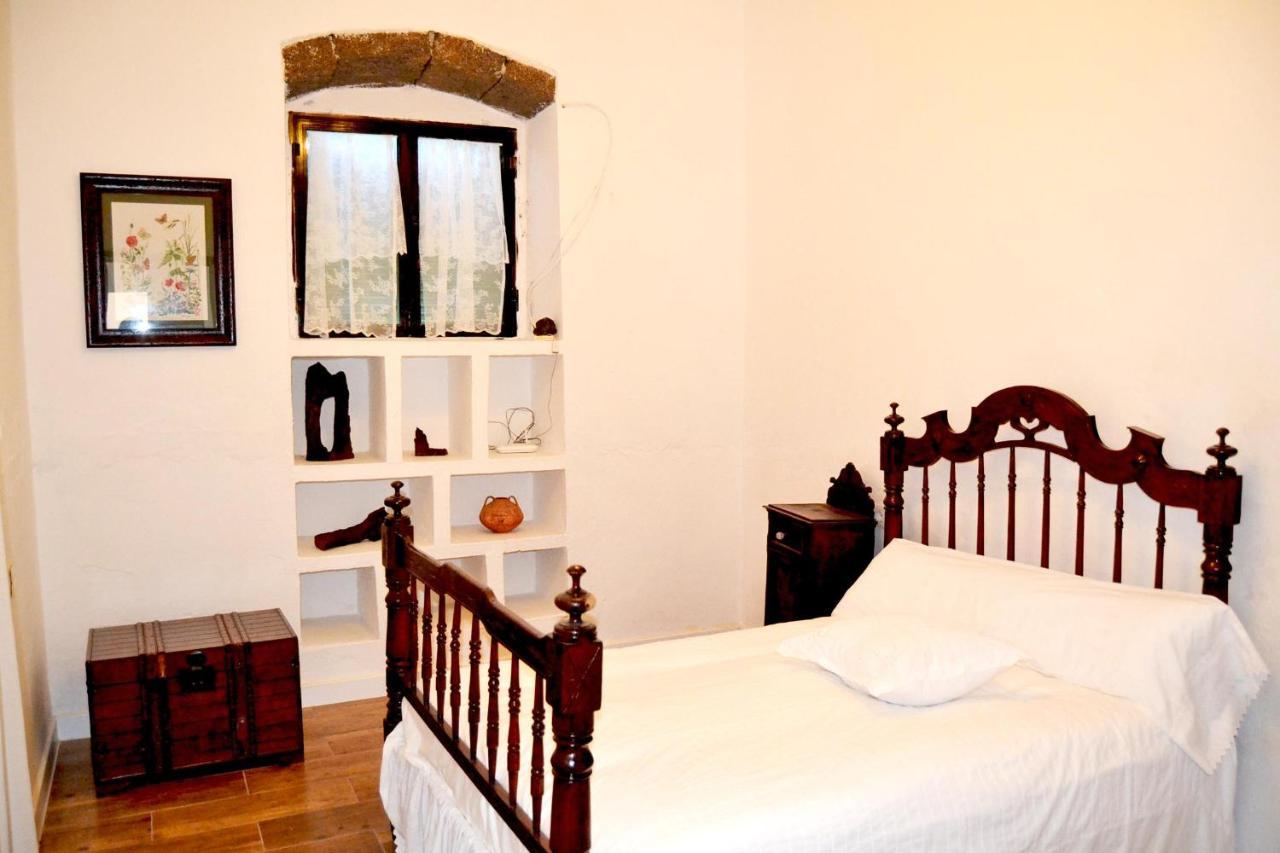 Casa Emerenciana Femes Екстер'єр фото